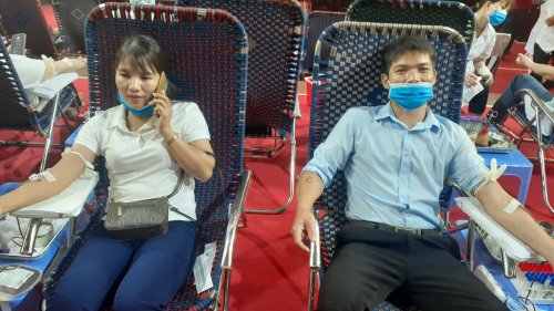 HAI PHƯƠNG HIẾN MÁU 2021.jpg
