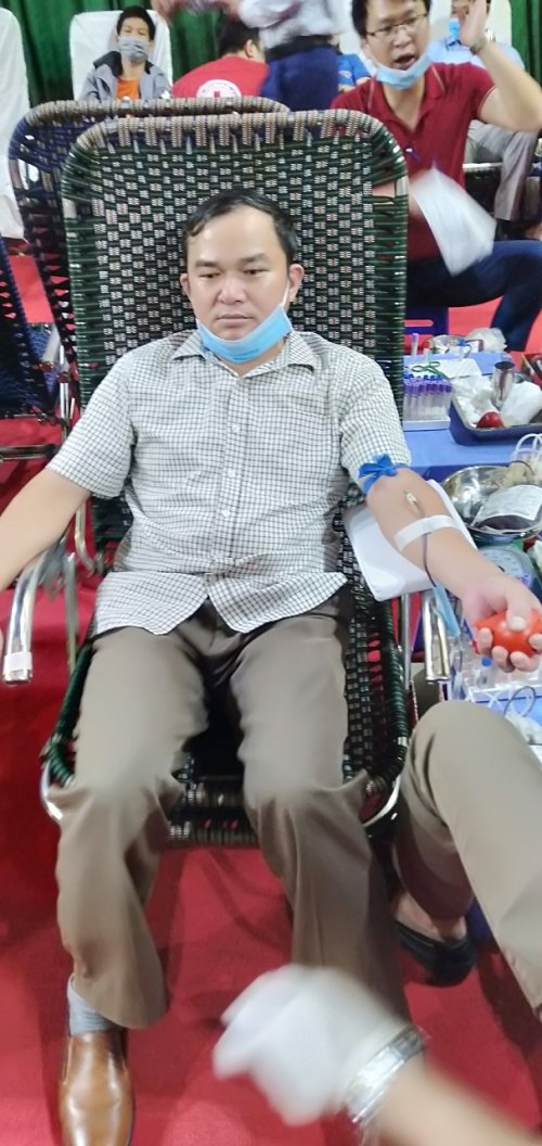 ANH CẢNH HIẾN MÁU 2021.jpg